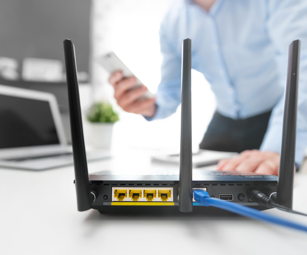 An image of an internet router